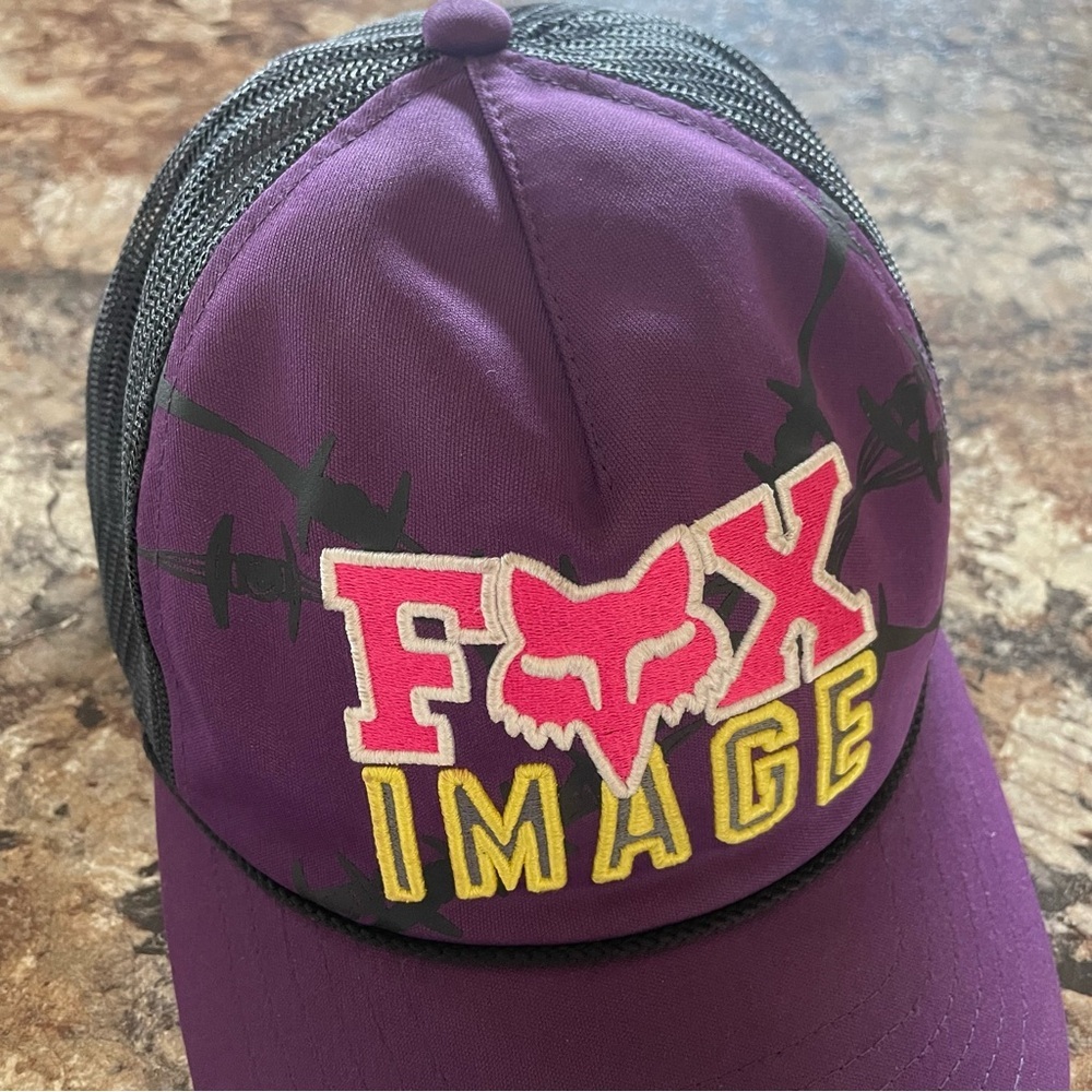 Fox Racing Mesh SnapBack W’s Fox Image Graphic Hat Barbed Wire Purple Motocross - Picture 2 of 8